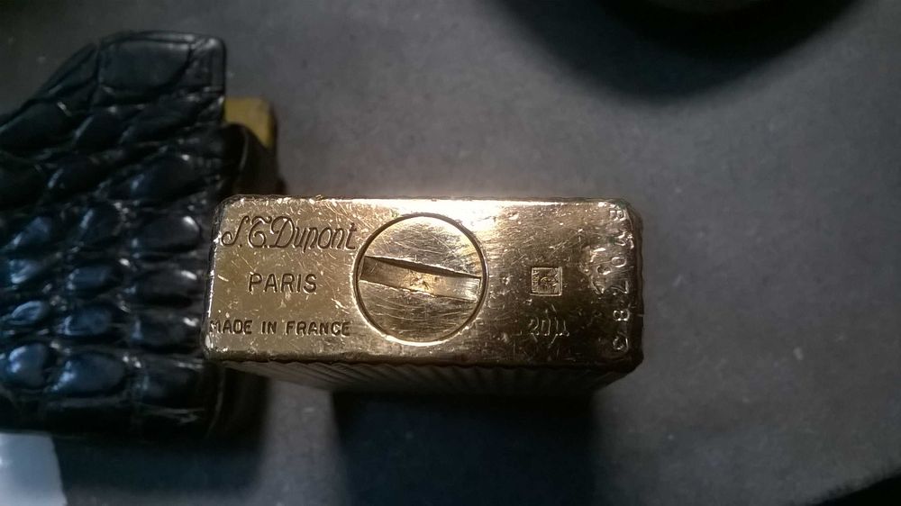 Isqueiro Dupont em ouro