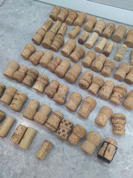 Пробки от вина и шампанского б/в