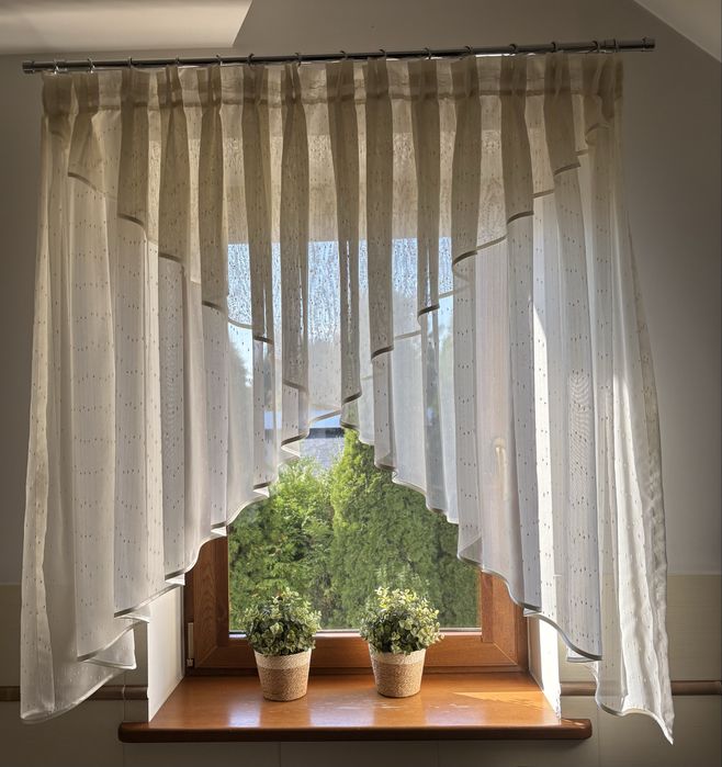 Firanka pokojowa ecru szerokość 135 cm