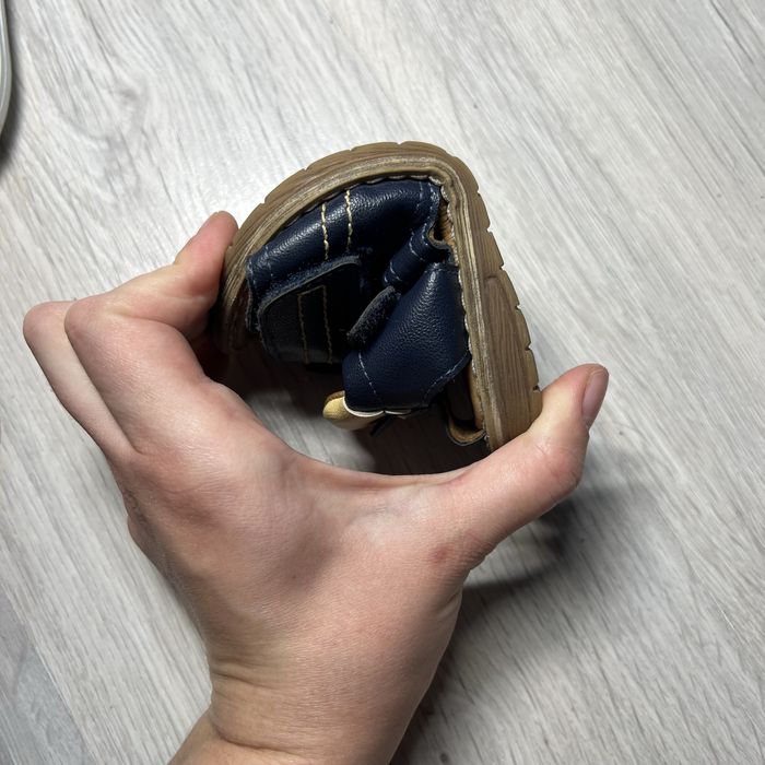 Дитяче взуття, сандалі, кросівки гнучке