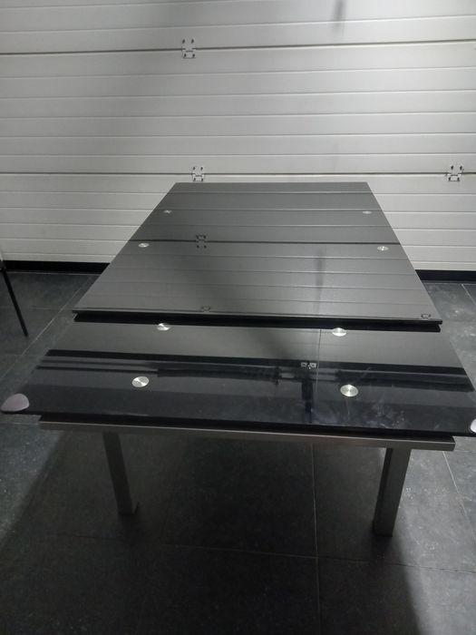 Mesa de jantar em vidro
