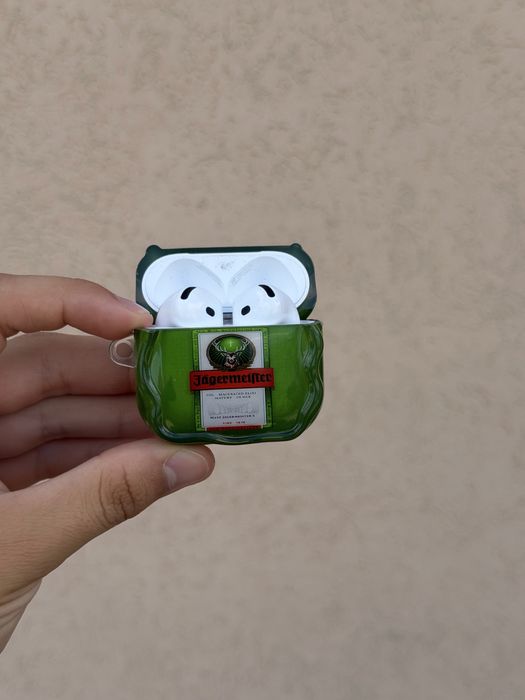 Чехол на AirPods 4, pro 2 з брендуванням Absolut Vodka та Jägermeister