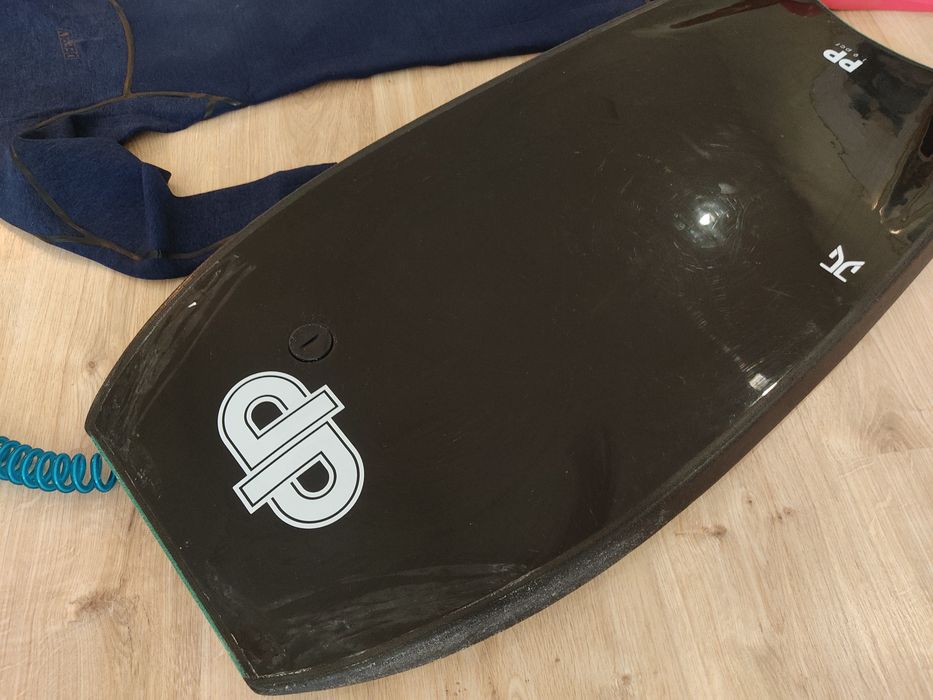 Prancha de bodyboard, Fato e Pés de Pato
