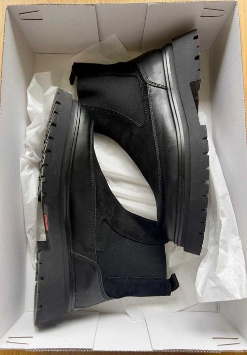 Skórzane buty męskie Vistula – czarne, eleganckie