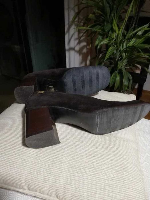 Sapatos de Senhora - Elegantes de Camurça Castanha - Como novos