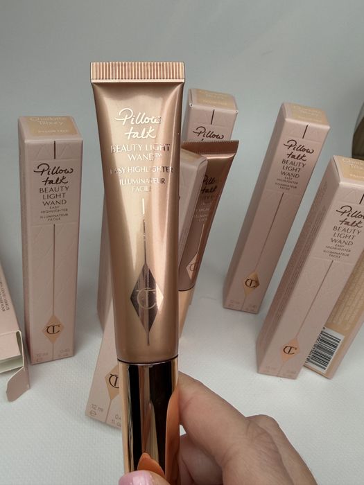 Хайлайтер для обличчя Charlotte Tilbury Pillow Talk рідкий