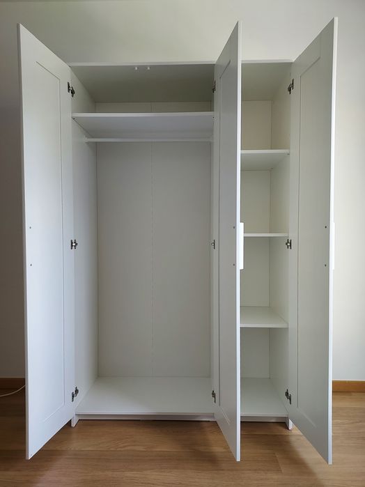 Roupeiro IKEA BRIMNES de 3 portas