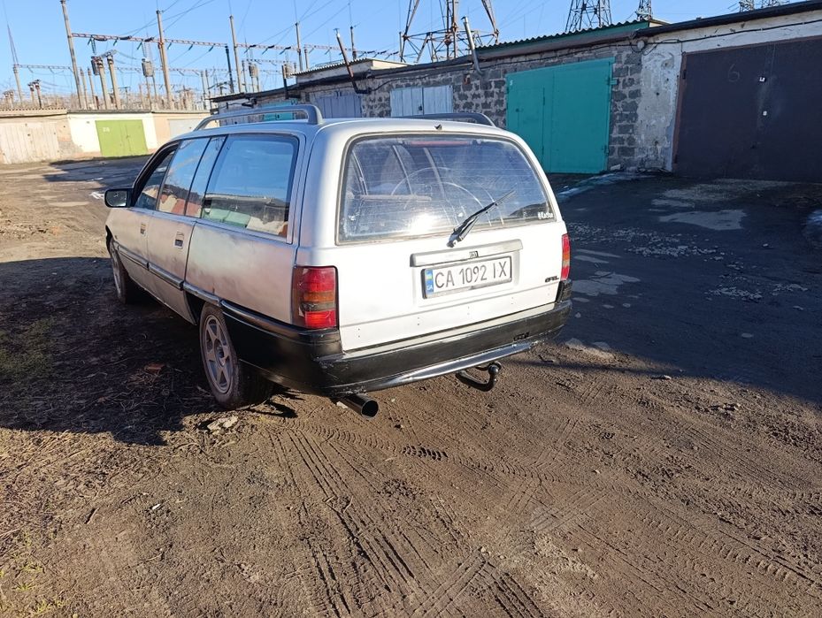 Опель Омега 2.0 бензин/газ (газ вписаний)