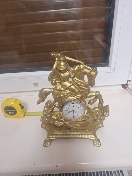 Zegar święty  Jerzy na koniu