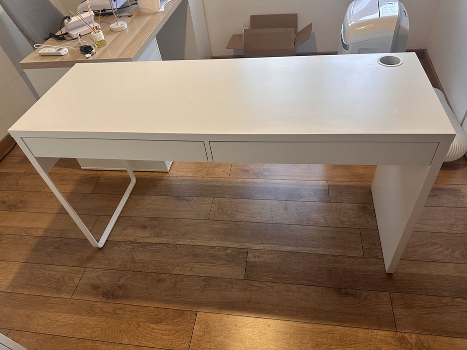 Secretária Ikea em excelente estado
