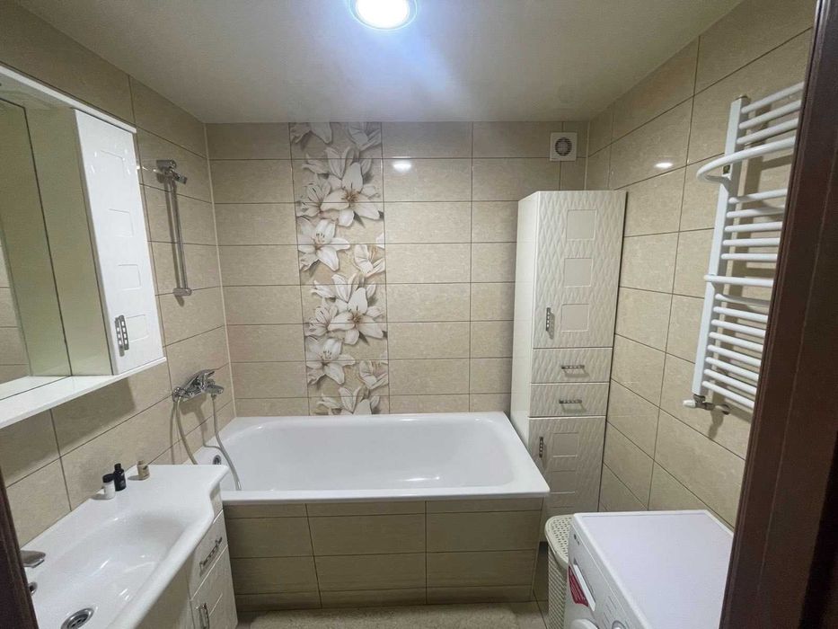 2 кім новобудова Східний кут Канада. Паркова зона, здається вперше.