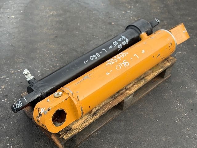 SIŁOWNIK hydrauliczny nowy do wiertnicy komplet 2 szt