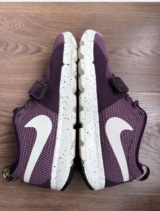 Кросівки Nike berry,40
