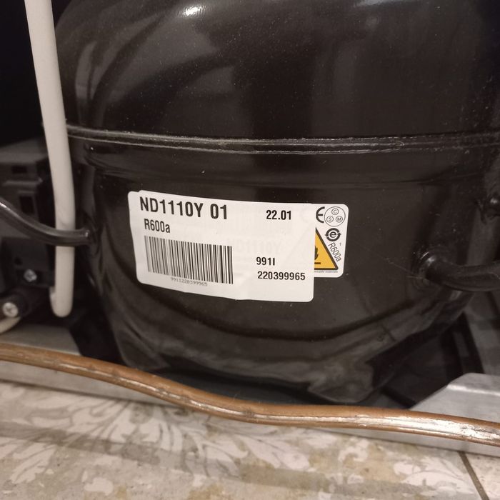 Mała Zamrażarka Electrolux LYB2AE82S