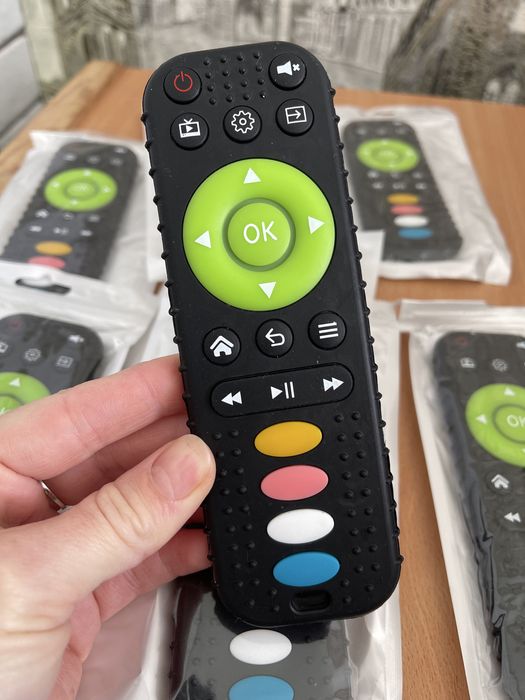 Силіконовий пульт-прорізувач для дітей від 3місяців