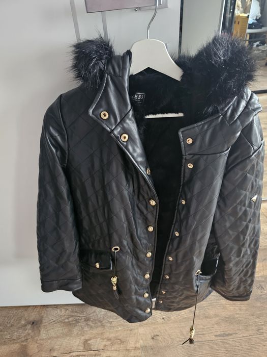 Czarna kurtka guess L/ 40 a'la skóra pikowana