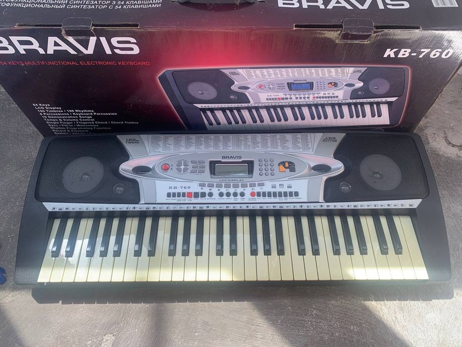 Синтезатор Bravis KB760