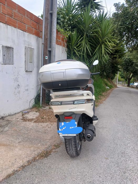 Mota Piaggio 125 X10