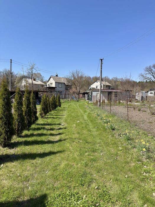 Готовий дачний будиночок з усіма комукаціями на доглянутій ділянці 12 соток