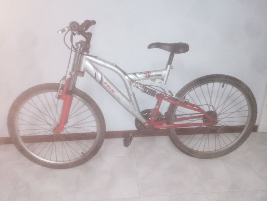 Bicicleta montanha, suspensão total
