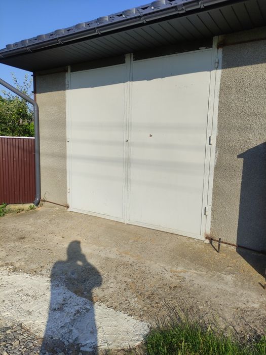 Ворота гаражні металеві