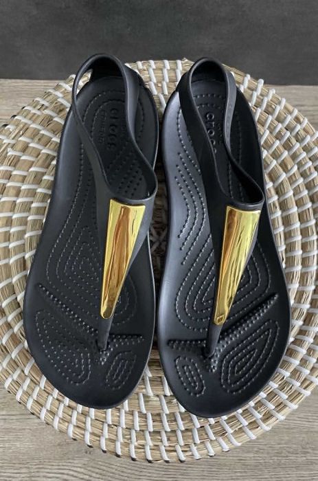 Crocs japonki Serena Metallic Bar Flip Gold/Black W6 36/37
