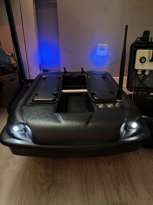 Łódka zanętowa Baitboat Xjet XXL
