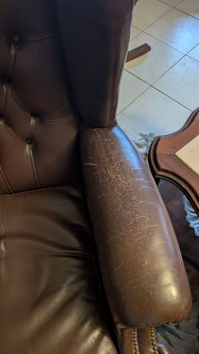 Conjunto sofá + 2 cadeirões+ 2 pousa pés