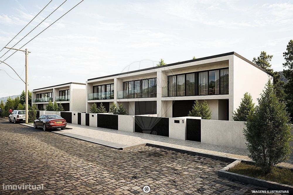 Moradia T4 para venda