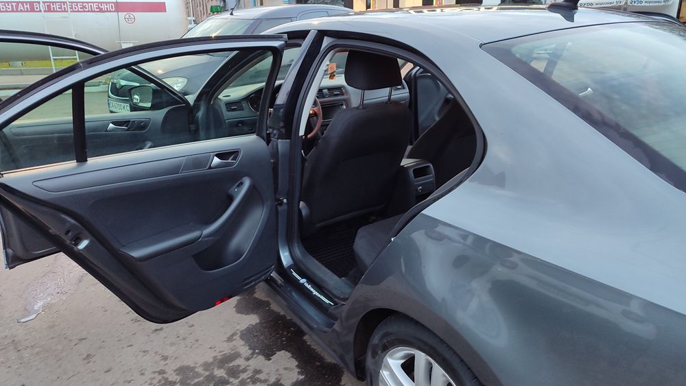 Продам Volkswagen Jetta 2.0 автомат 2015