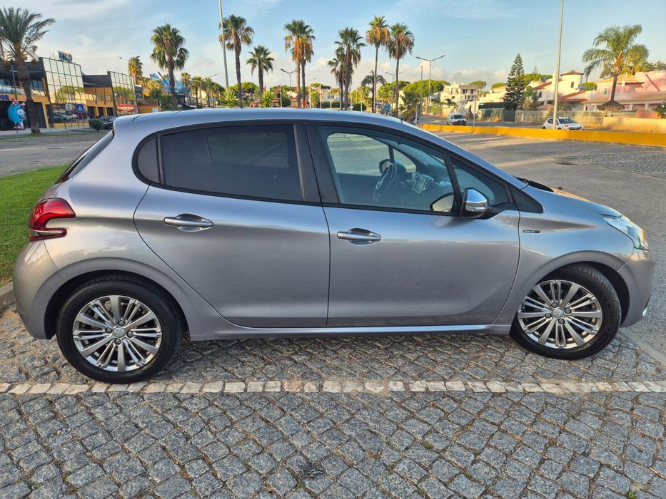 Peugeot 208 2019