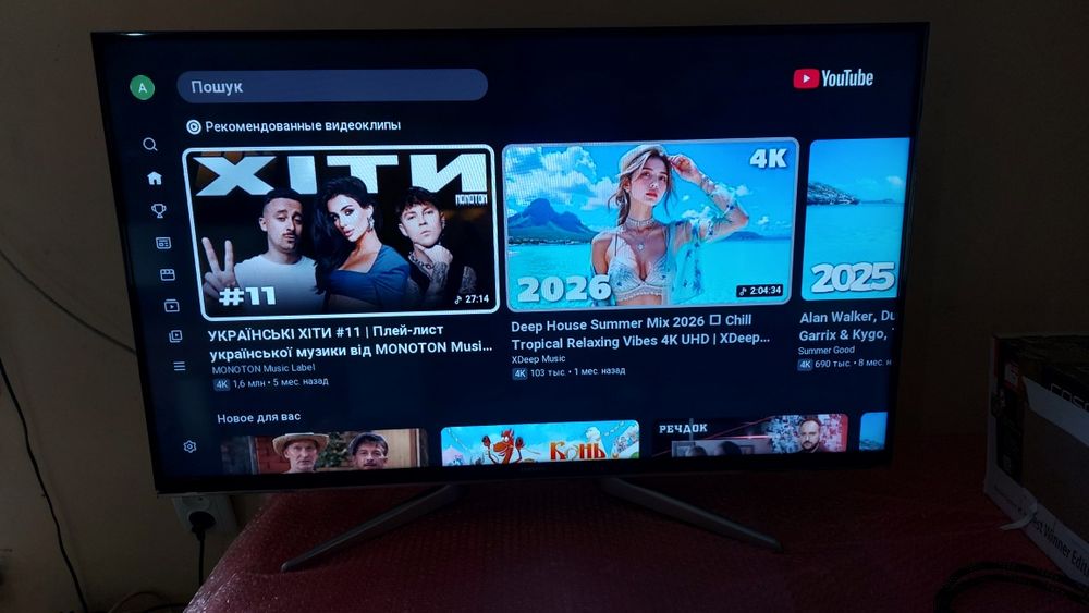 Продам телевізор Samsung 40 дюймів зі Smart TV та Т2.