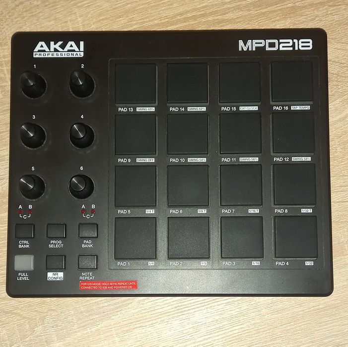 Akai MPD218 | MIDI Controller