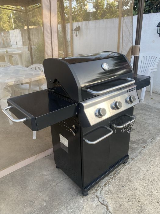 Barbecue a gás Naterial