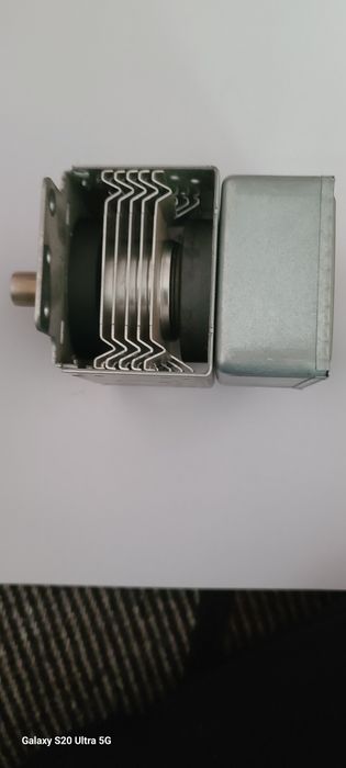 Магнитрон для свч