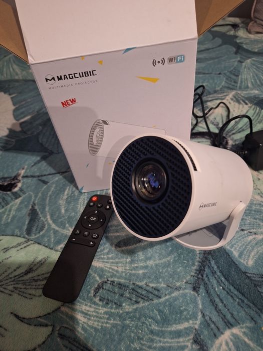 Projektor ścienny  , projektor hy300 pro