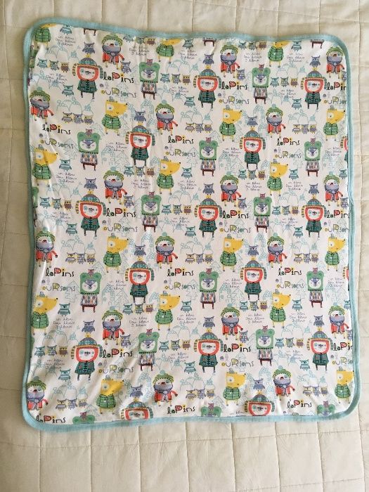 Colcha/manta acolchoada em algodão 68,5 x 80cm. 2 padrões