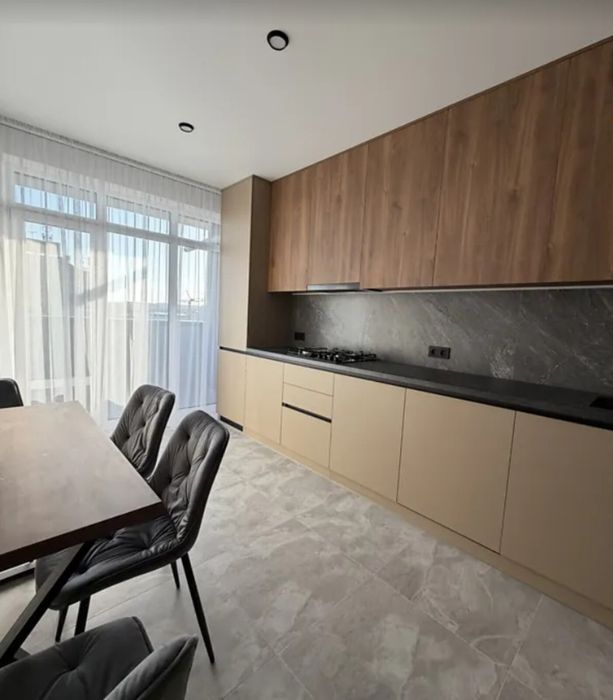 Продаж 1к квартири 47 кв. м на вул. Торговиця