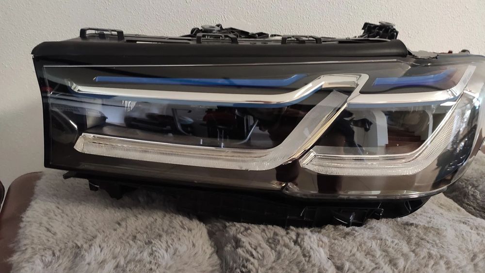 Farol esquerdo Led Laser BMW G30 lci
