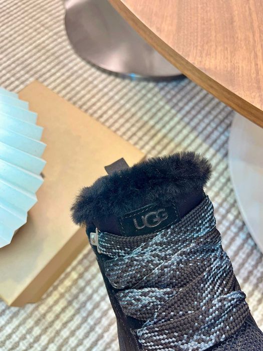 UGG Lowmel Black R.41