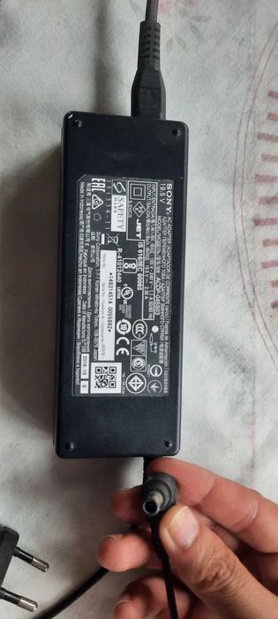 carregador para portátil sony 19.5V - 2.35A