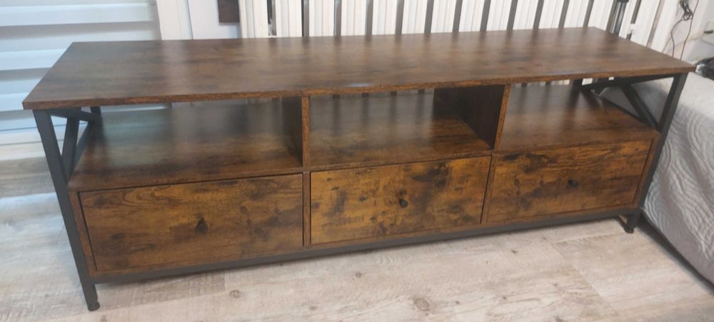 Komoda rtv w stylu rustykalnym