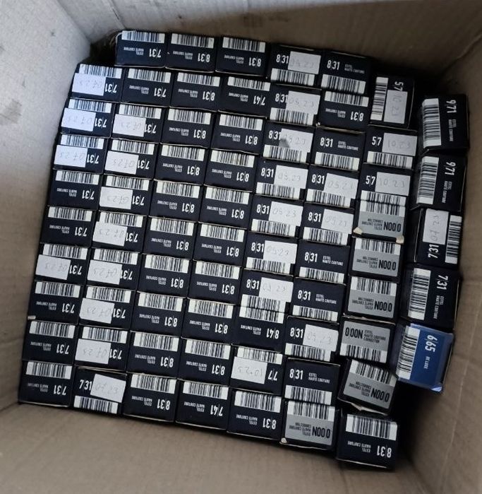 РОЗПРОДАЖ !!!Залишки фарби є і норм срокр є і протермінова вона коштує по 20 грн Пишіть ,або заоніть !