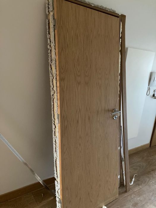 Porta madeira de Carvalho quase nova