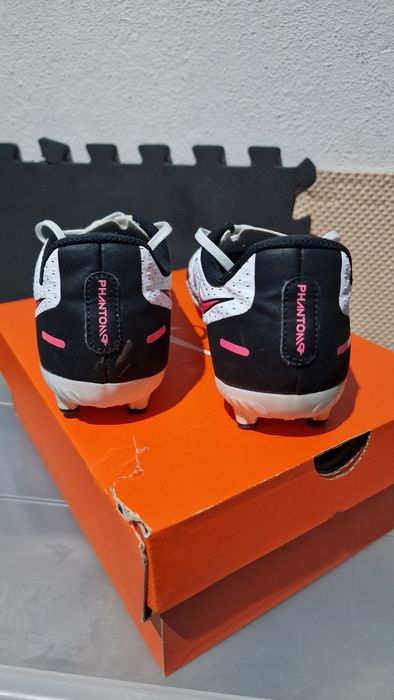 Nike tamanho 37.5 - Phanton Academy - em excelente condição