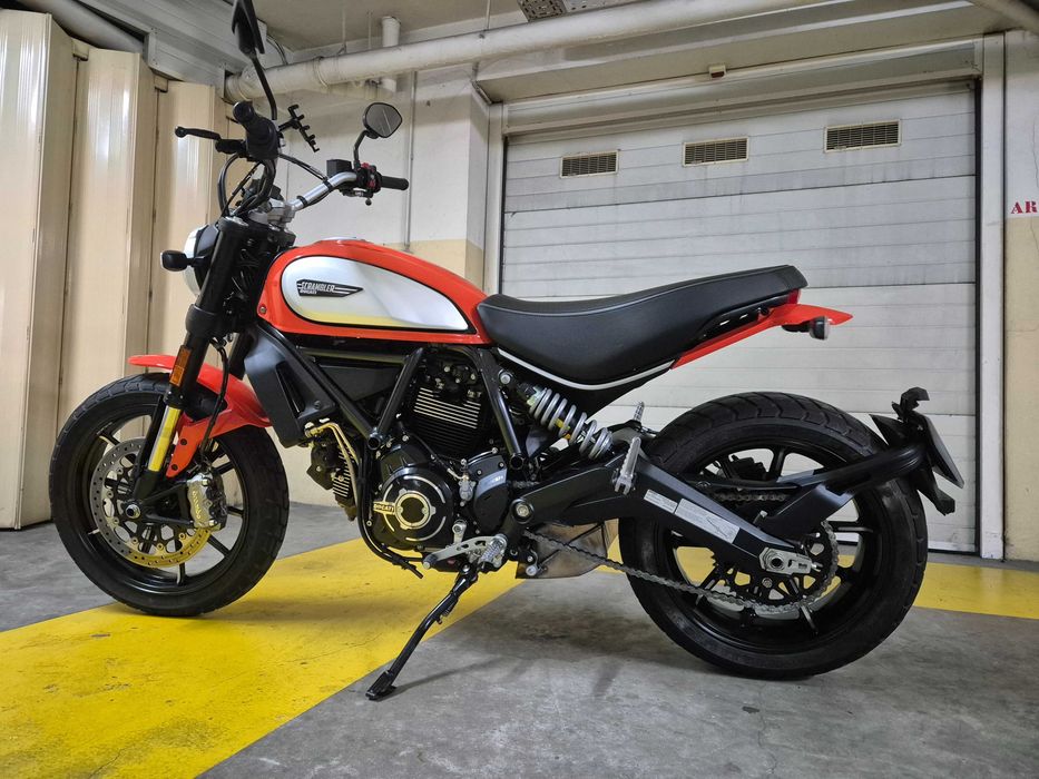 Ducati Scrambler 800 Icon - Como Nova
