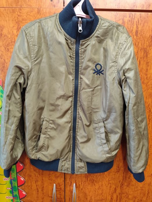 Ветровку на хлопця Бенетон двухстороння