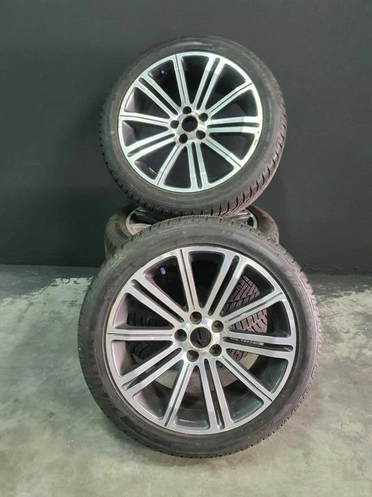 Jante 18 com pneu 235/45 R