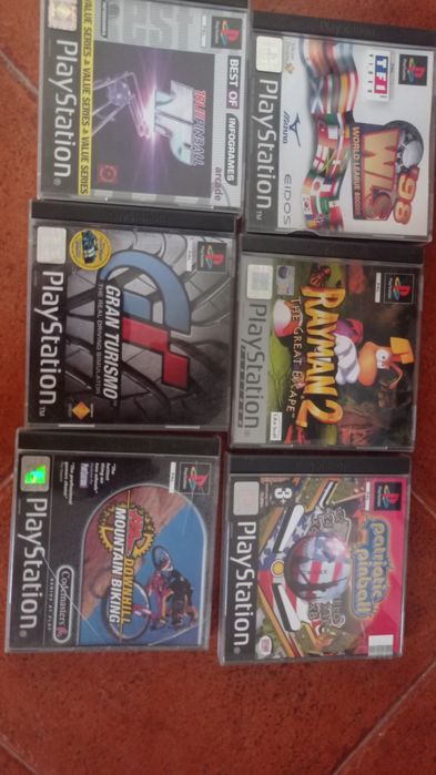 Doze jogos PlayStation um