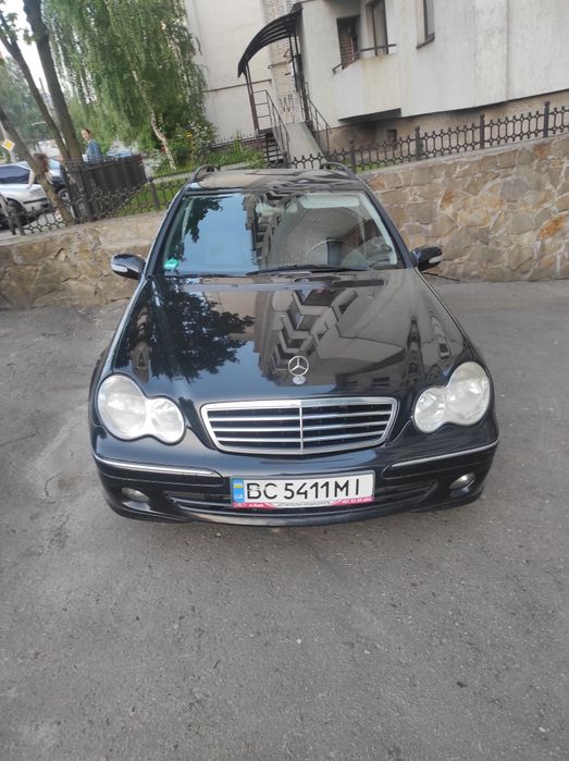 автомобіль Мерседес